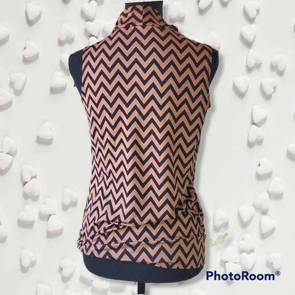 Sleeveless Top - Picture 2 of 2